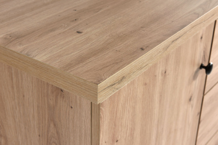 Nowoczesna komoda z lamelami wyposażona w 2 szafki i 4 szuflady kolekcja Camelo